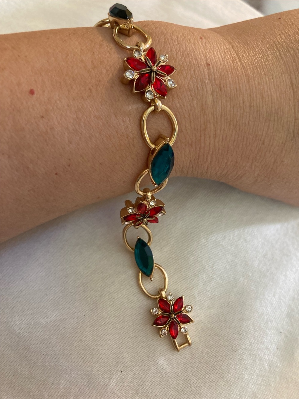 Napier Signed Vintage Holidays Colored Stones Bracelet Christmas